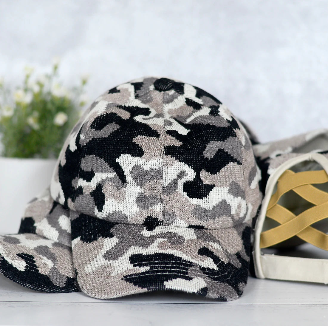 baseball hat monochrome look -  Camo Pony Ball Cap