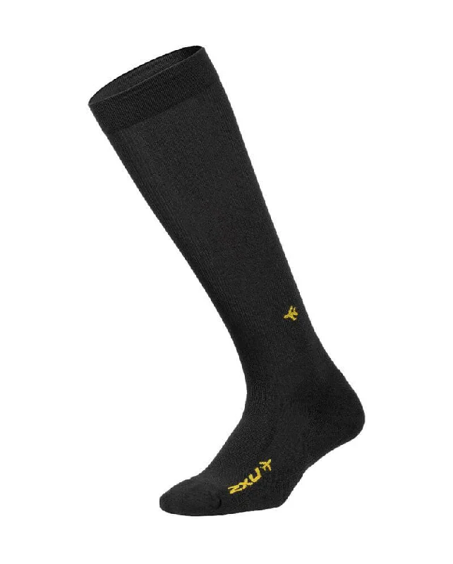 sock inventory minimalist -  2XU Flight Compression Socks