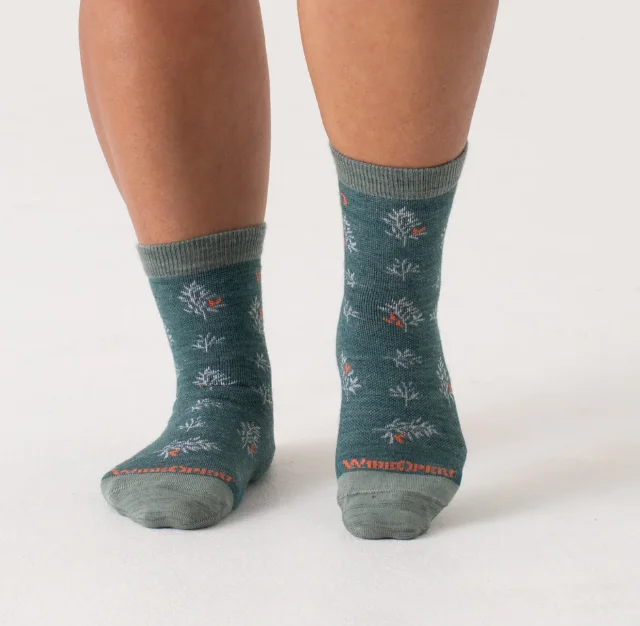 sock designs bold -  Wide Open/Darn Tough/WOMEN’S FOLIAGE LIGHTWEIGHT MICRO CREW SOCKS/9503